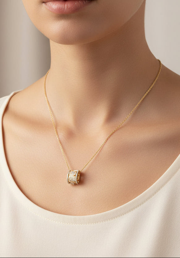 U Spin Necklace