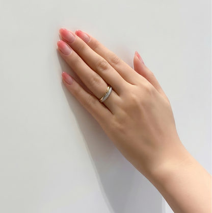 Wavy Diamond Ring