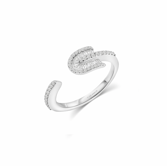 U Solo Baguette Ring