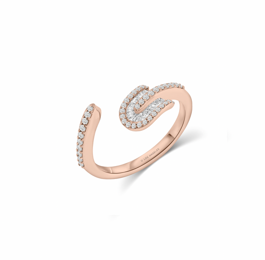 U Solo Baguette Twisted Ring