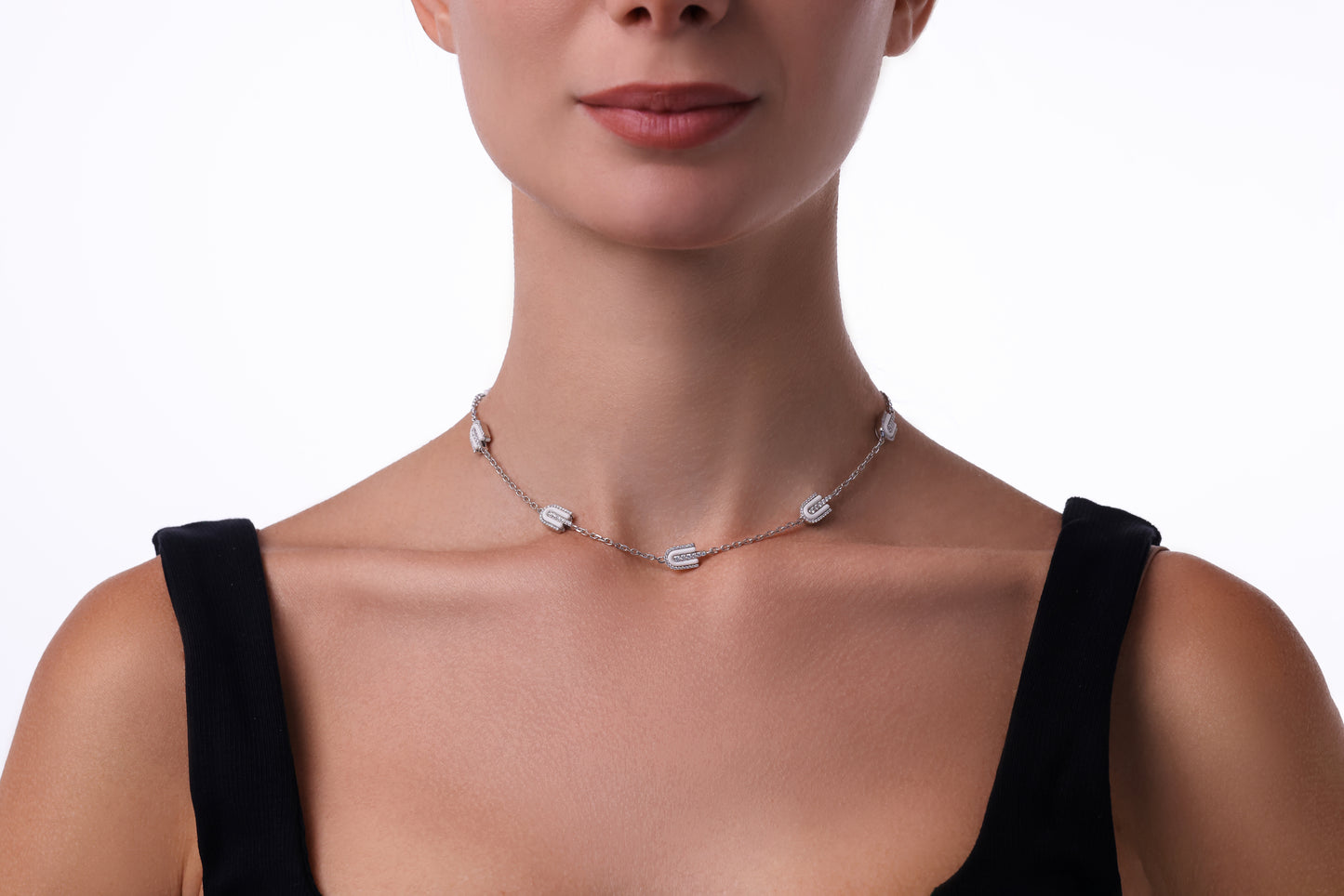 U Chain Necklace