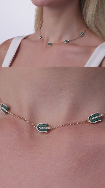 U Chain Necklace